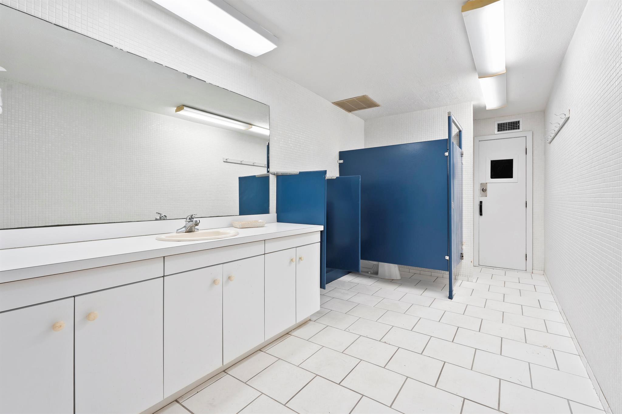 Jensen Beach, Florida 34957, United States, 2 Bedrooms Bedrooms, ,2 BathroomsBathrooms,Residential,Active,207896