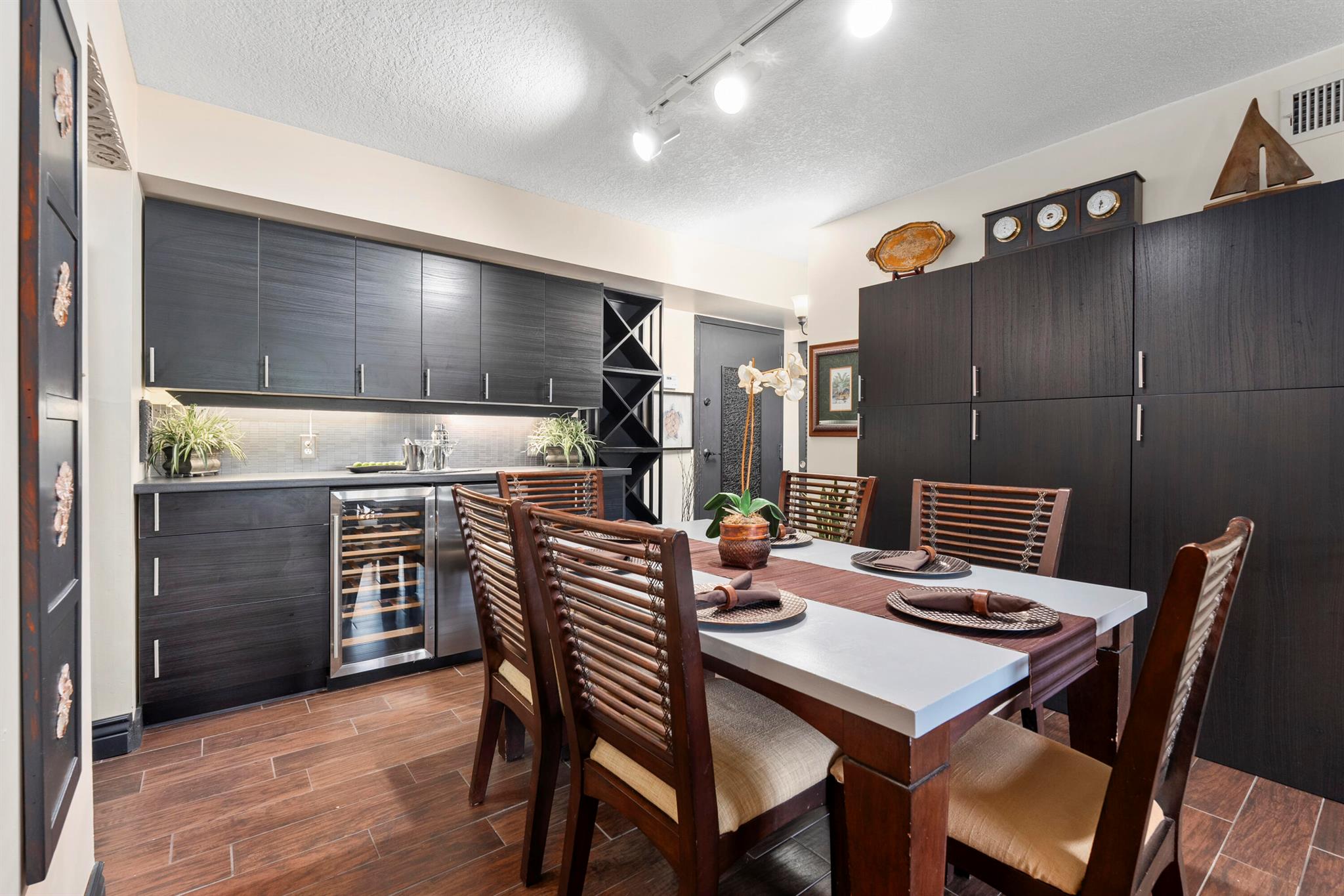 Jensen Beach, Florida 34957, United States, 2 Bedrooms Bedrooms, ,2 BathroomsBathrooms,Residential,Active,207896