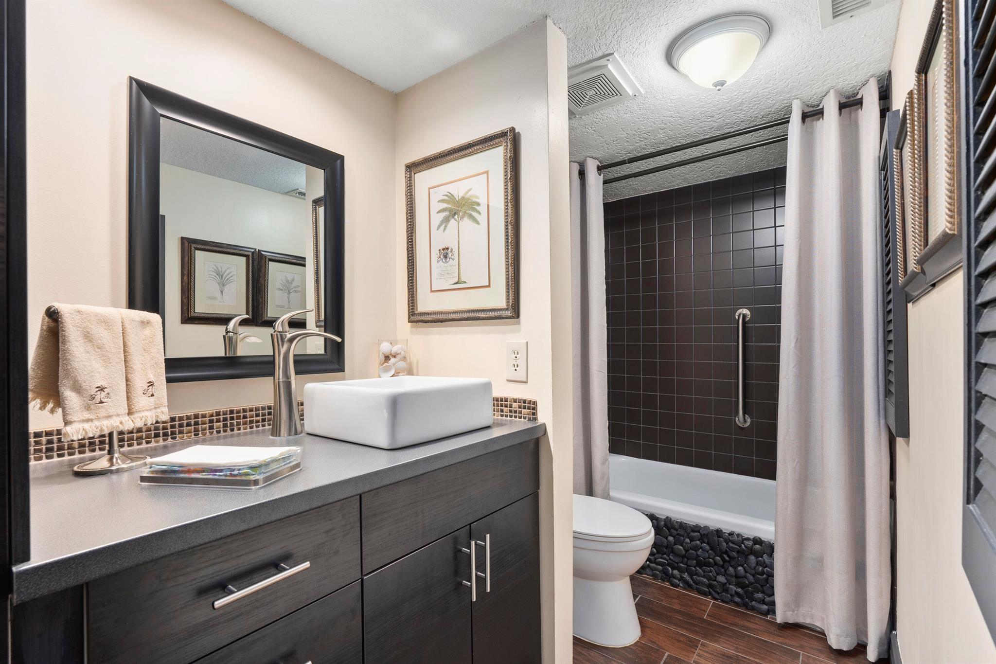 Jensen Beach, Florida 34957, United States, 2 Bedrooms Bedrooms, ,2 BathroomsBathrooms,Residential,Active,207896