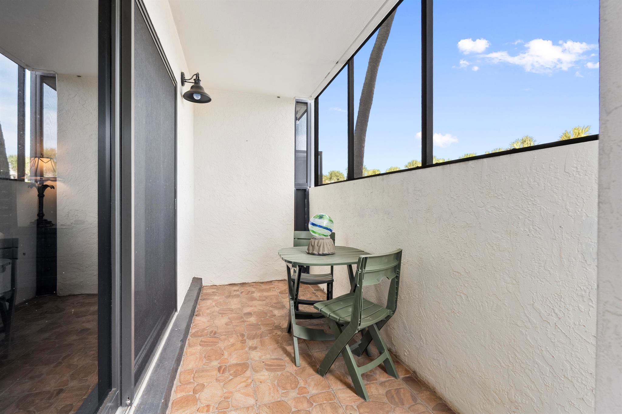 Jensen Beach, Florida 34957, United States, 2 Bedrooms Bedrooms, ,2 BathroomsBathrooms,Residential,Active,207896