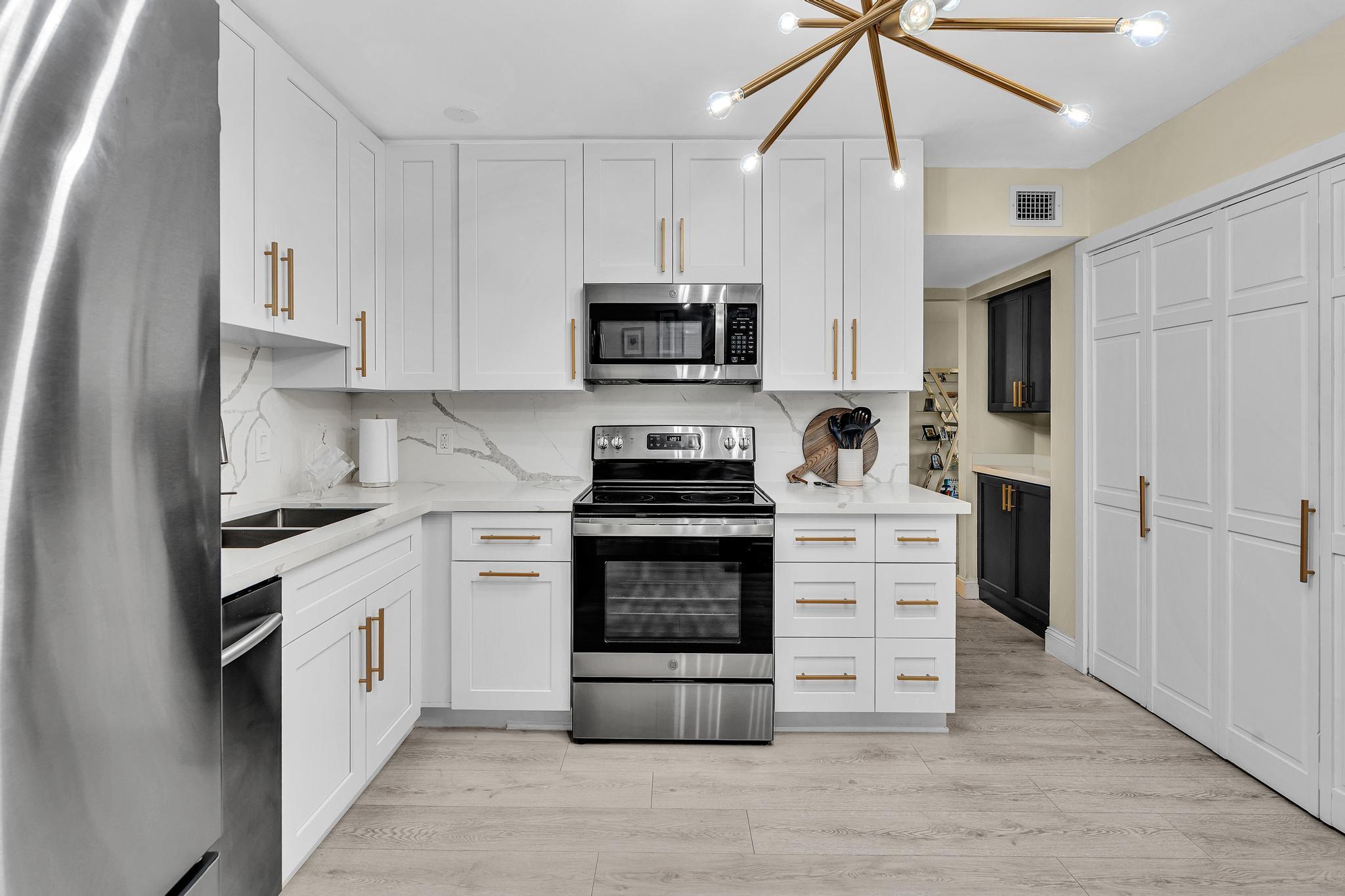 GRANDVIEW AT EMERALD HILLS CONDO - Residential