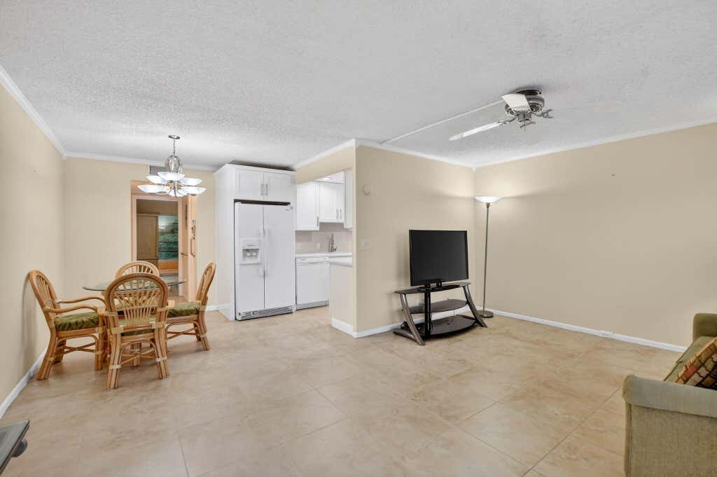 Photo of 2070 NEWPORT Q Drive, Deerfield Beach, FL 33442 (MLS # B26058125)