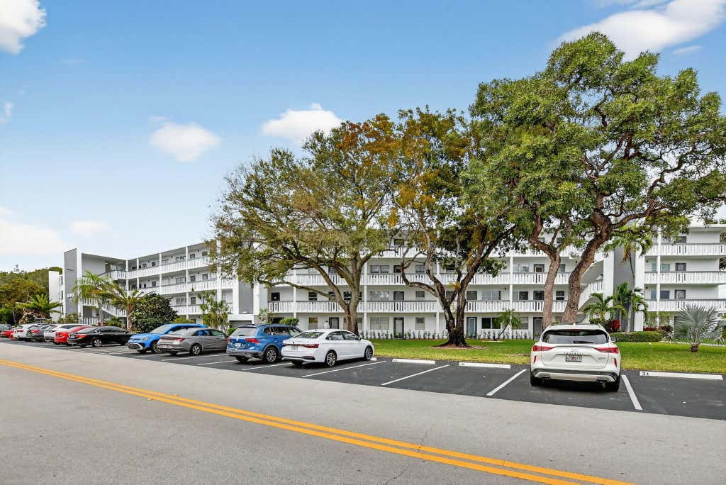 Photo of 2070 NEWPORT Q Drive, Deerfield Beach, FL 33442 (MLS # B26058125)