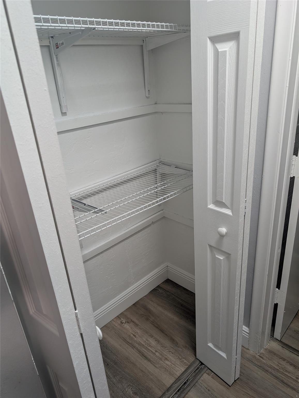 LUSH APARTMENTS - Residential Lease