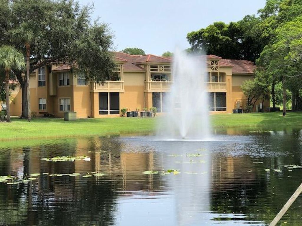 Photo of 4767 Via Palm Lakes #206, West Palm Beach, FL 33417 (MLS # B26021163)