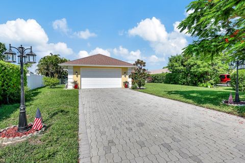 A home in Hutchinson Island