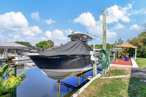 A home in Hutchinson Island