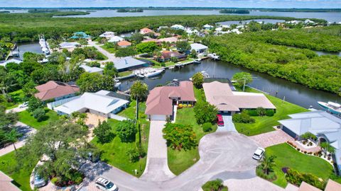 A home in Hutchinson Island