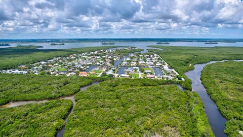 A home in Hutchinson Island