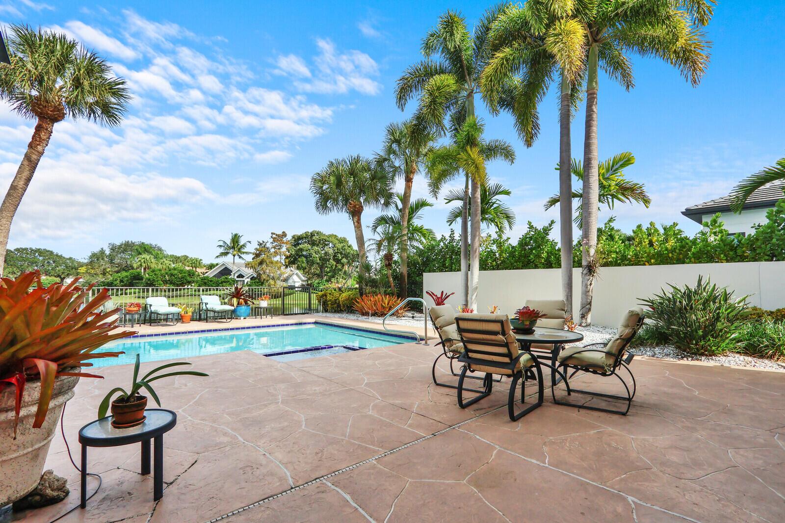 FRENCHMANS CREEK - Residential