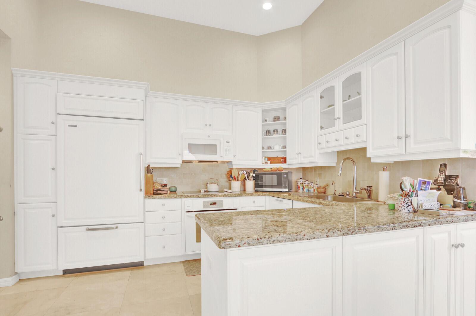 FRENCHMANS CREEK - Residential