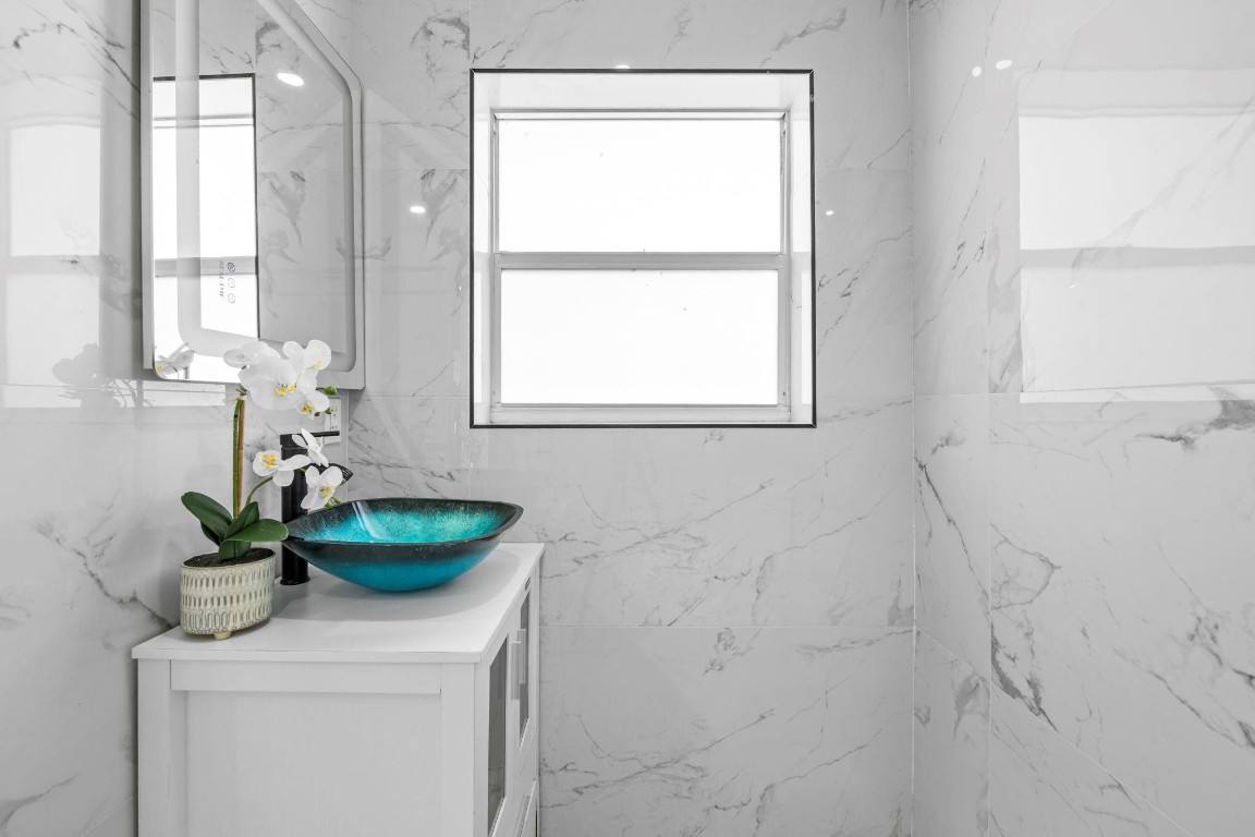 MANGO GARDENS - Residential Lease