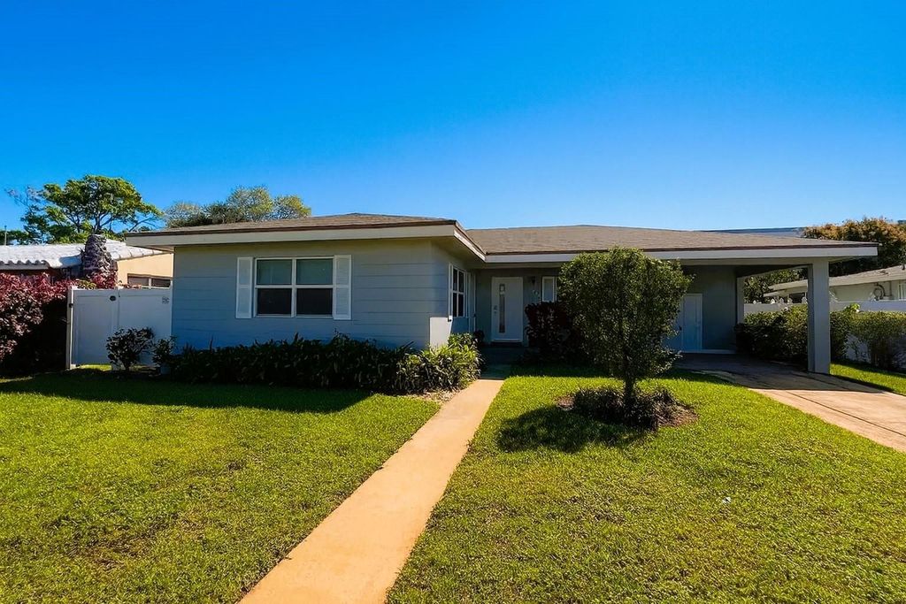 Photo of 1260 SW 32nd St, Fort Lauderdale, FL 33315 (MLS # F10540358)