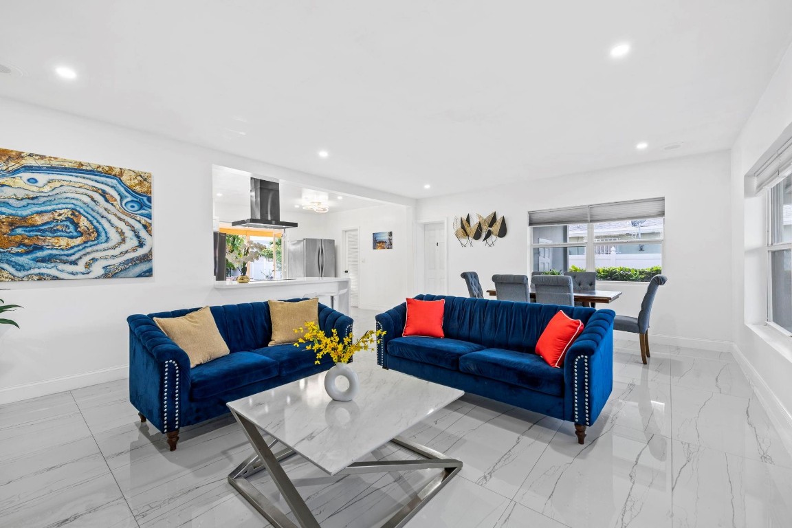 MANGO GARDENS - Residential Lease