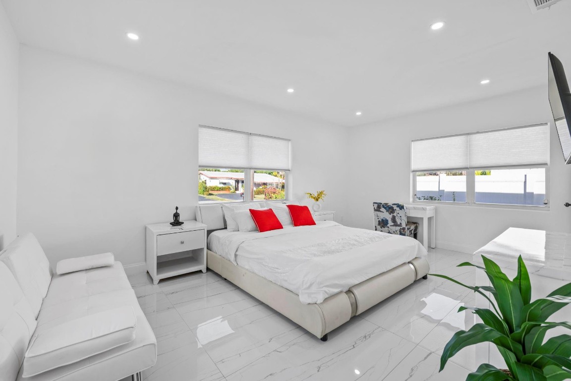 MANGO GARDENS - Residential Lease