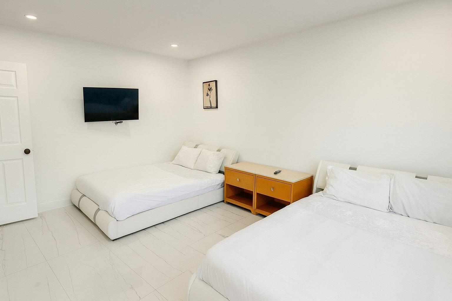 MANGO GARDENS - Residential Lease