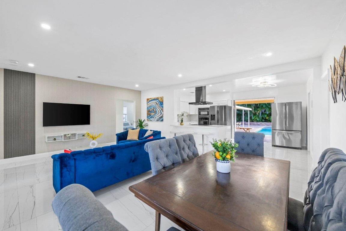 MANGO GARDENS - Residential Lease