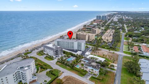 Condominium in Vero Beach FL 4049 Ocean Drive Dr.jpg