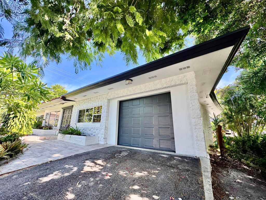 Photo of 2802 SW 4th Street, Boynton Beach, FL 33435 (MLS # R11119268)