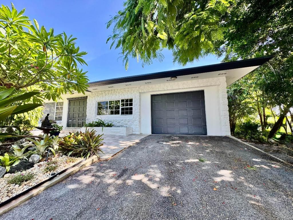 Photo of 2802 SW 4th Street, Boynton Beach, FL 33435 (MLS # R11119268)