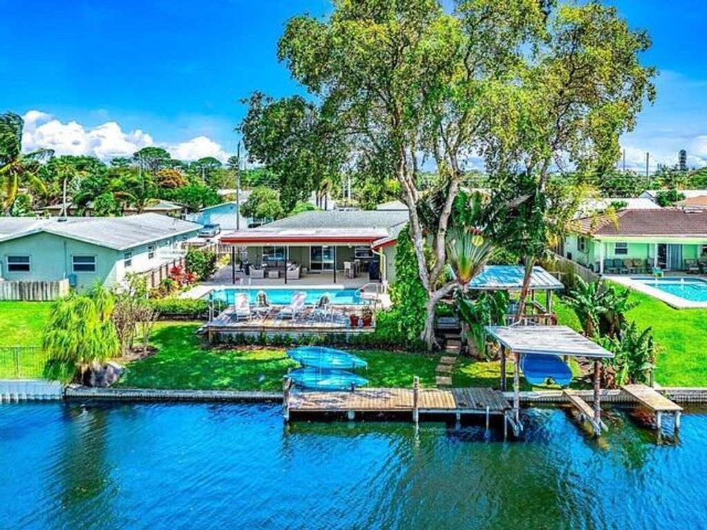 Photo of 2547 SW 11th Court, Boynton Beach, FL 33426 (MLS # R10990441)