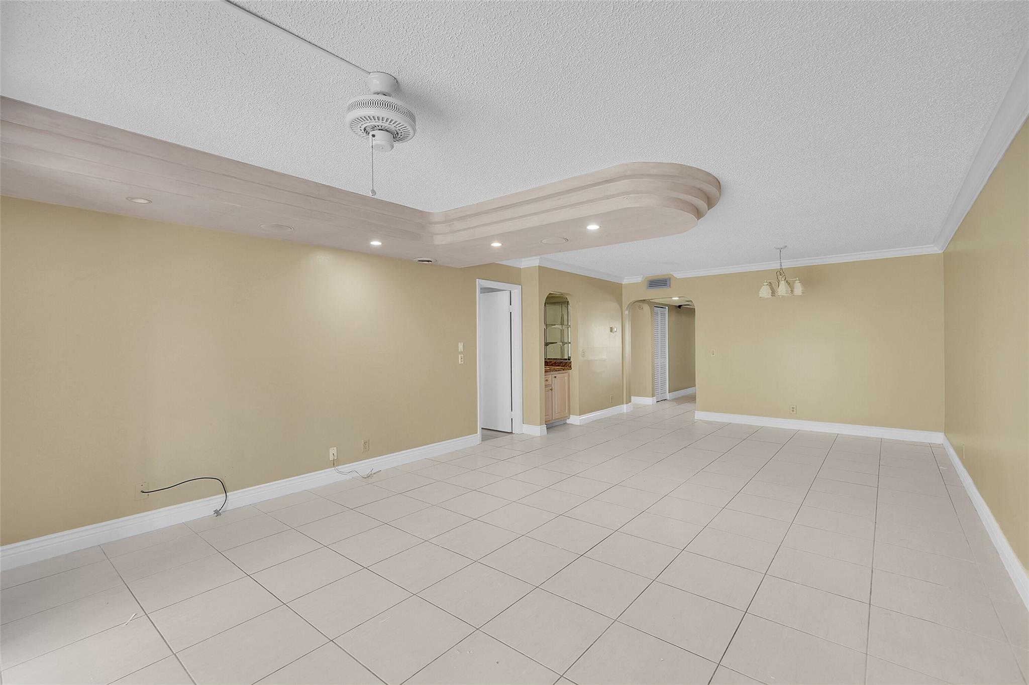 350 Racquet Club Rd
