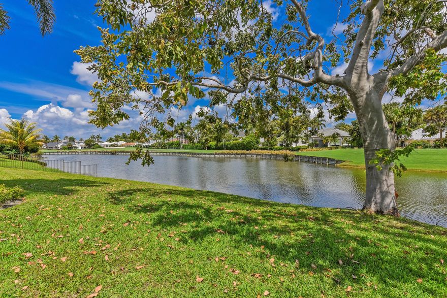 Incredible lake and golf view from this 3 bedroom home located on a cul-de-sac on one of the hottest streets in St Andrews. A great home site to build your dream home in the most exclusive country club in South Florida.