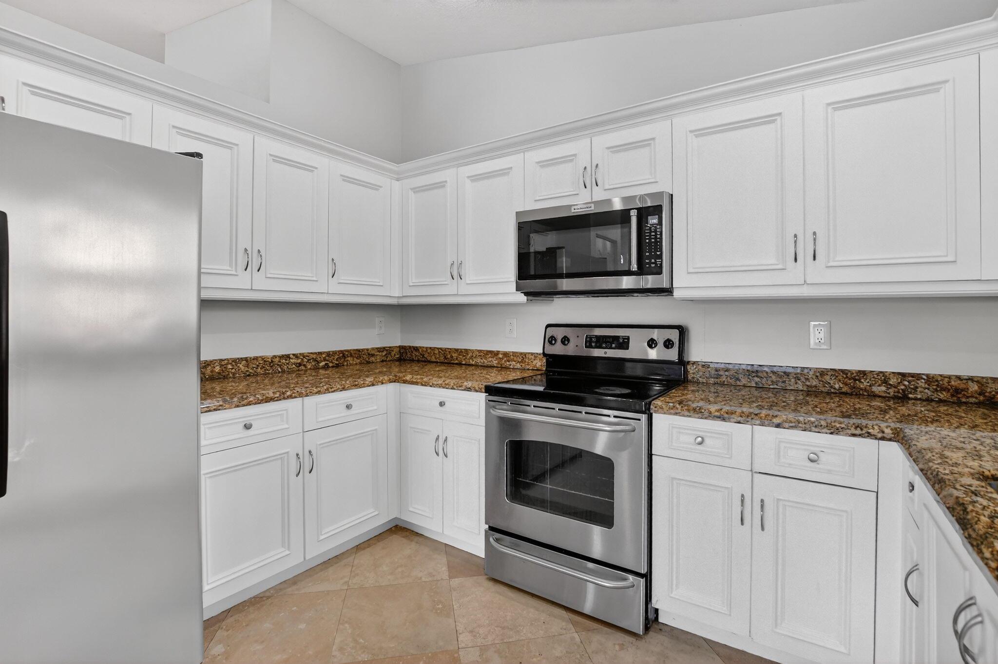 LAKES AT BOCA RATON PAR E - Residential