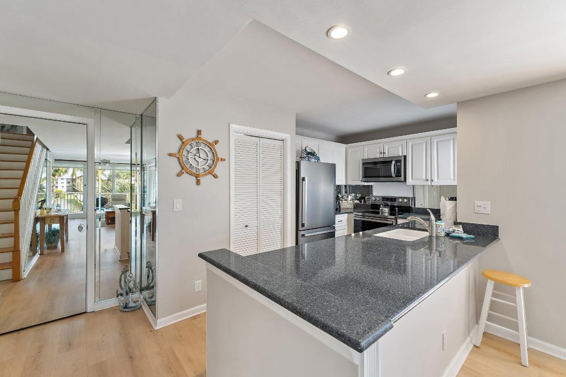 JUPITER BAY ONE THRU SIX CONDO - Residential Lease