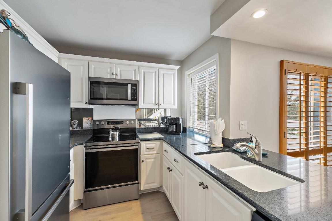 JUPITER BAY ONE THRU SIX CONDO - Residential Lease