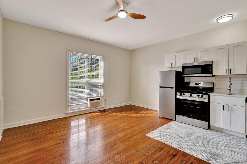 Photo of 623 Park Place #14, West Palm Beach, FL 33401 (MLS # R11036776)