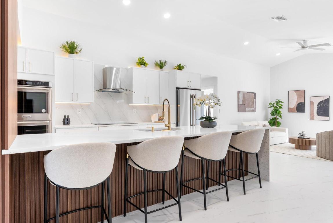 SAILBOAT POINT OF WELLINGTON - Residential