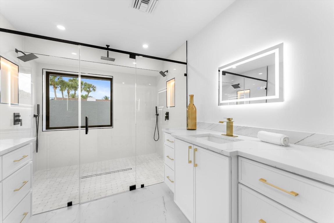 SAILBOAT POINT OF WELLINGTON - Residential