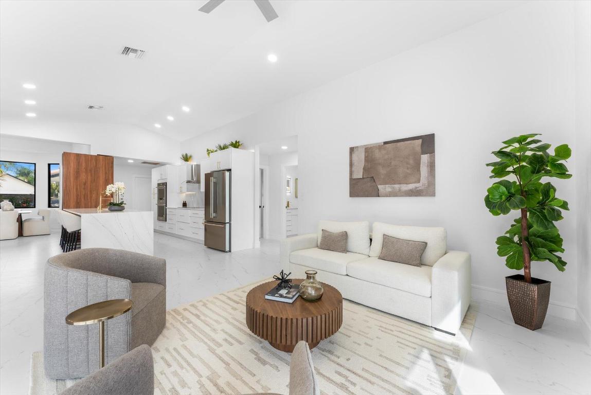 SAILBOAT POINT OF WELLINGTON - Residential