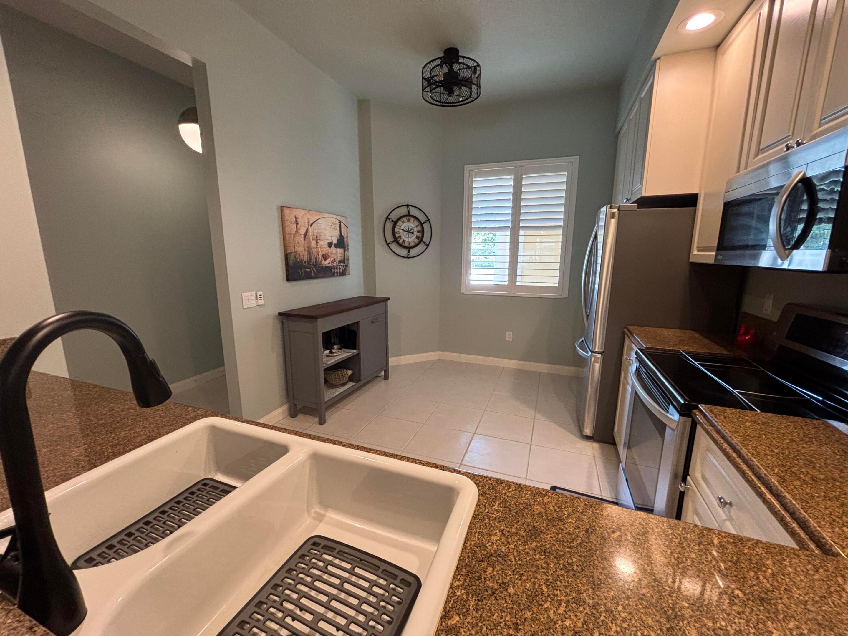 HARBOUR ISLE WEST - Residential