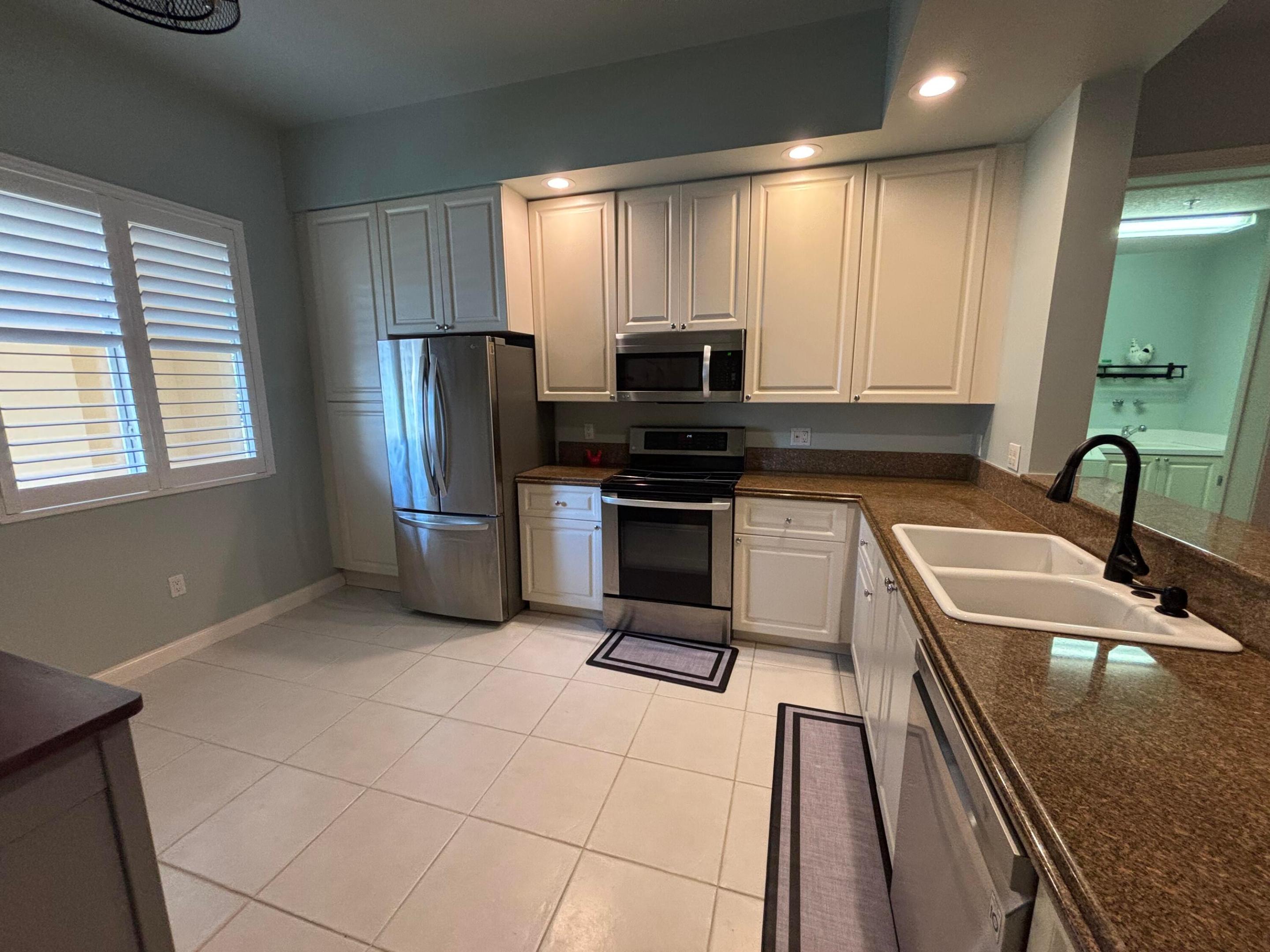 HARBOUR ISLE WEST - Residential