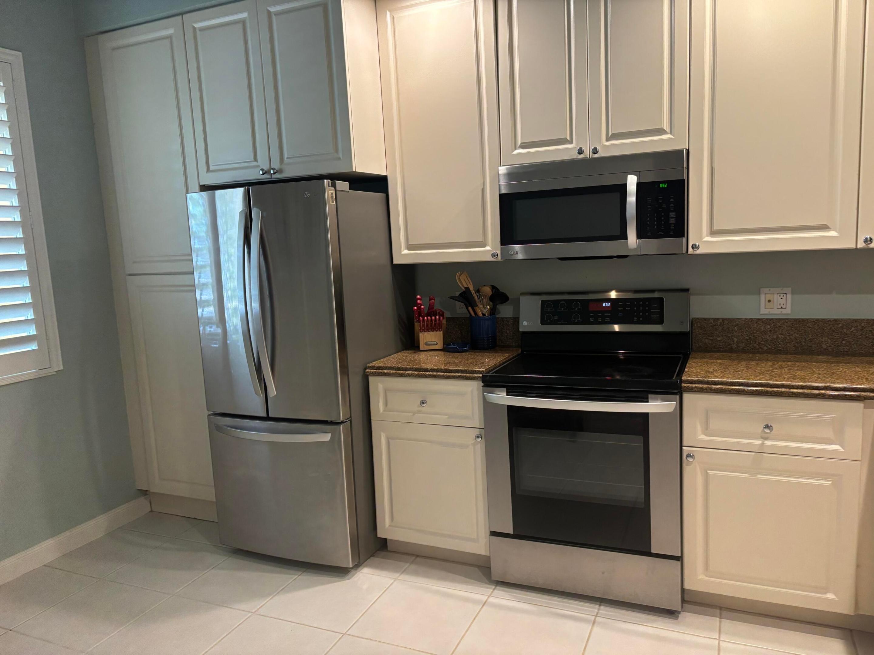 HARBOUR ISLE WEST - Residential