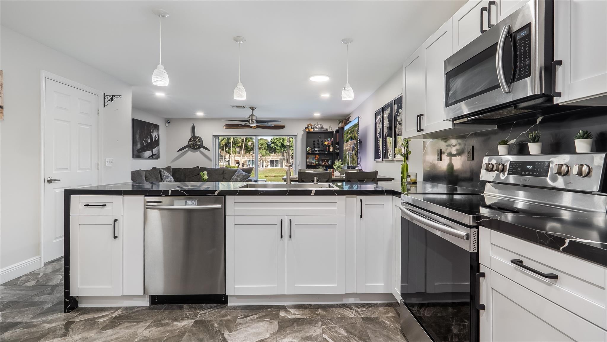 8532 W Southgate Shores Cir 8532