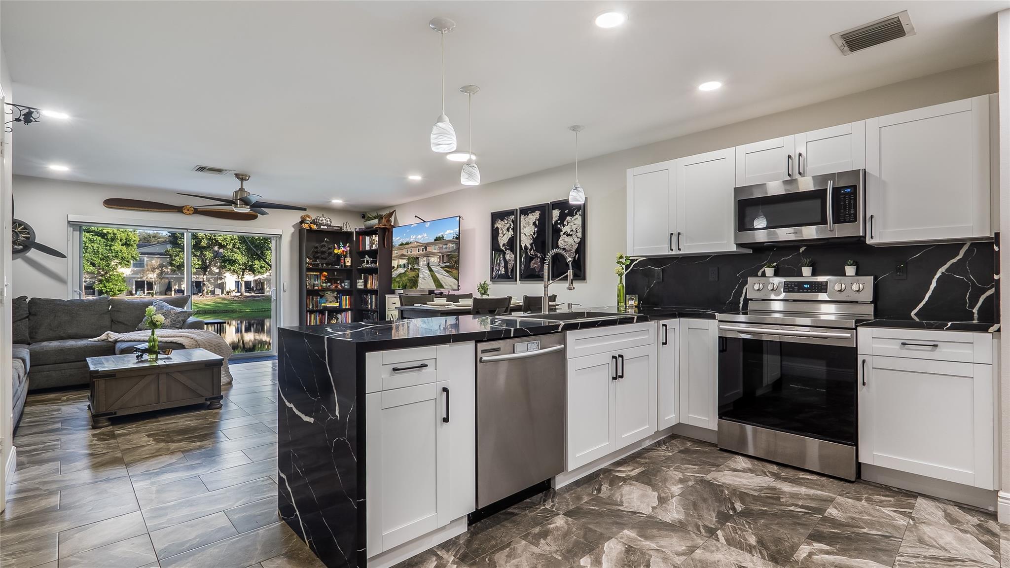 8532 W Southgate Shores Cir 8532