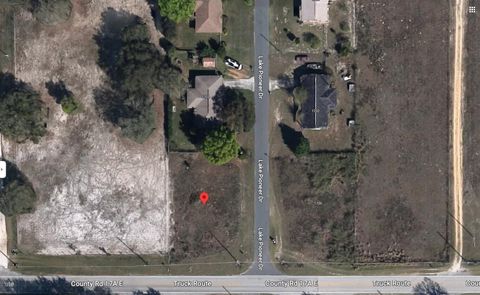 Single Family Residence in Avon Park FL 1701 Lake Pioneer Drive Dr.jpg
