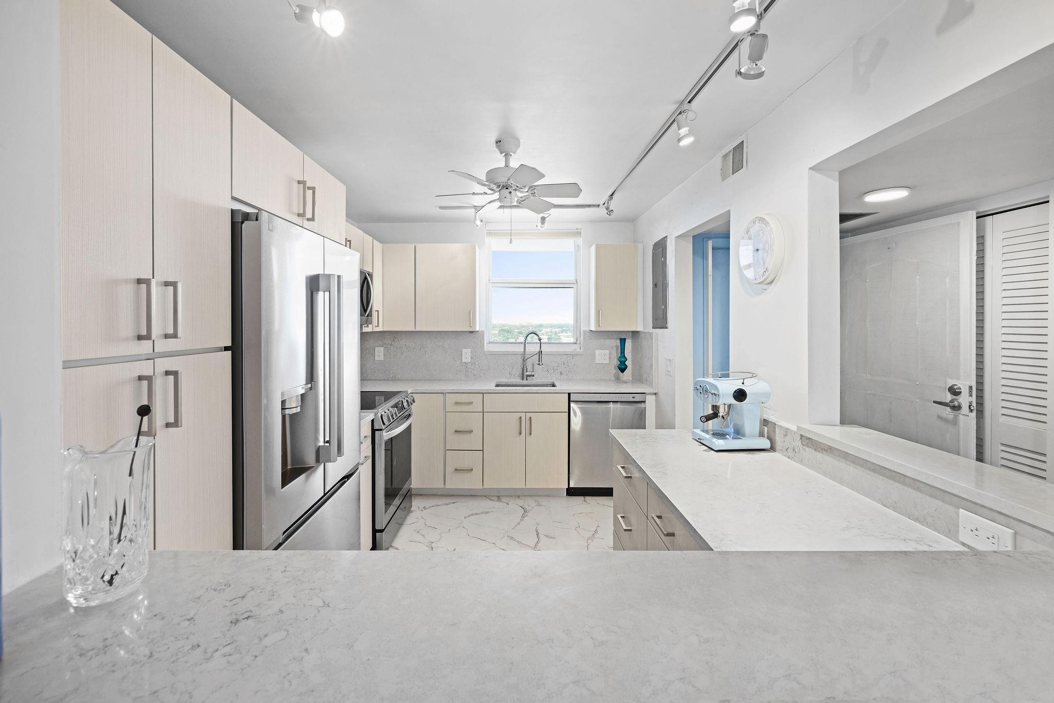 3100 NE 49th St PH10