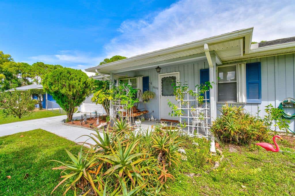 Photo of 5906 Tangelo Drive Dr, Fort Pierce, FL 34982 (MLS # R10832245)