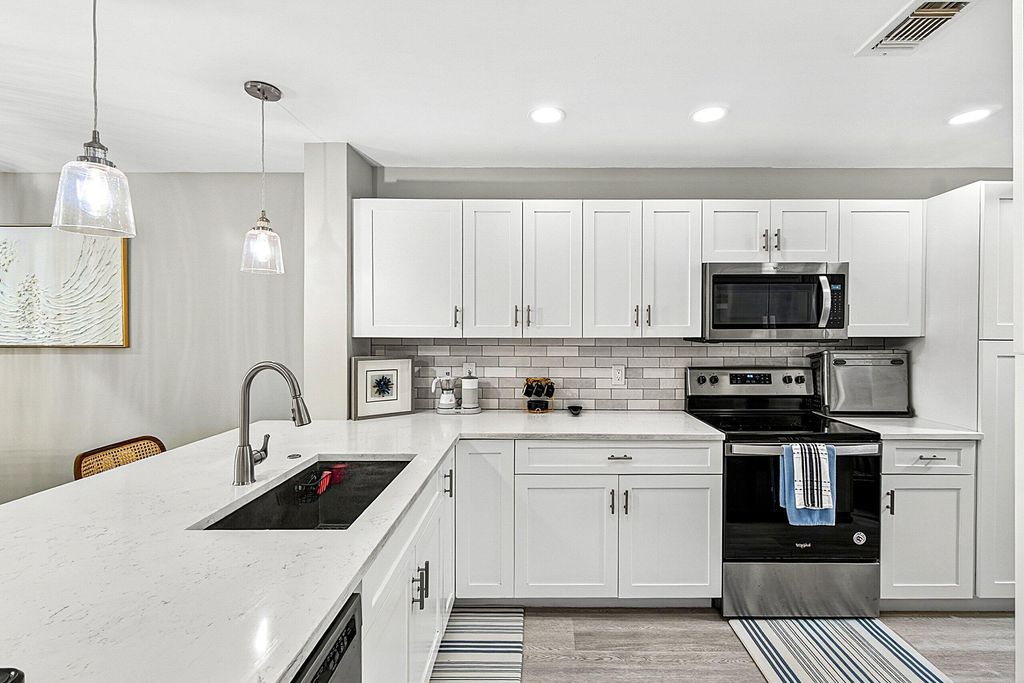 Photo of 35 Southport Lane #D, Boynton Beach, FL 33436 (MLS # B26016385)