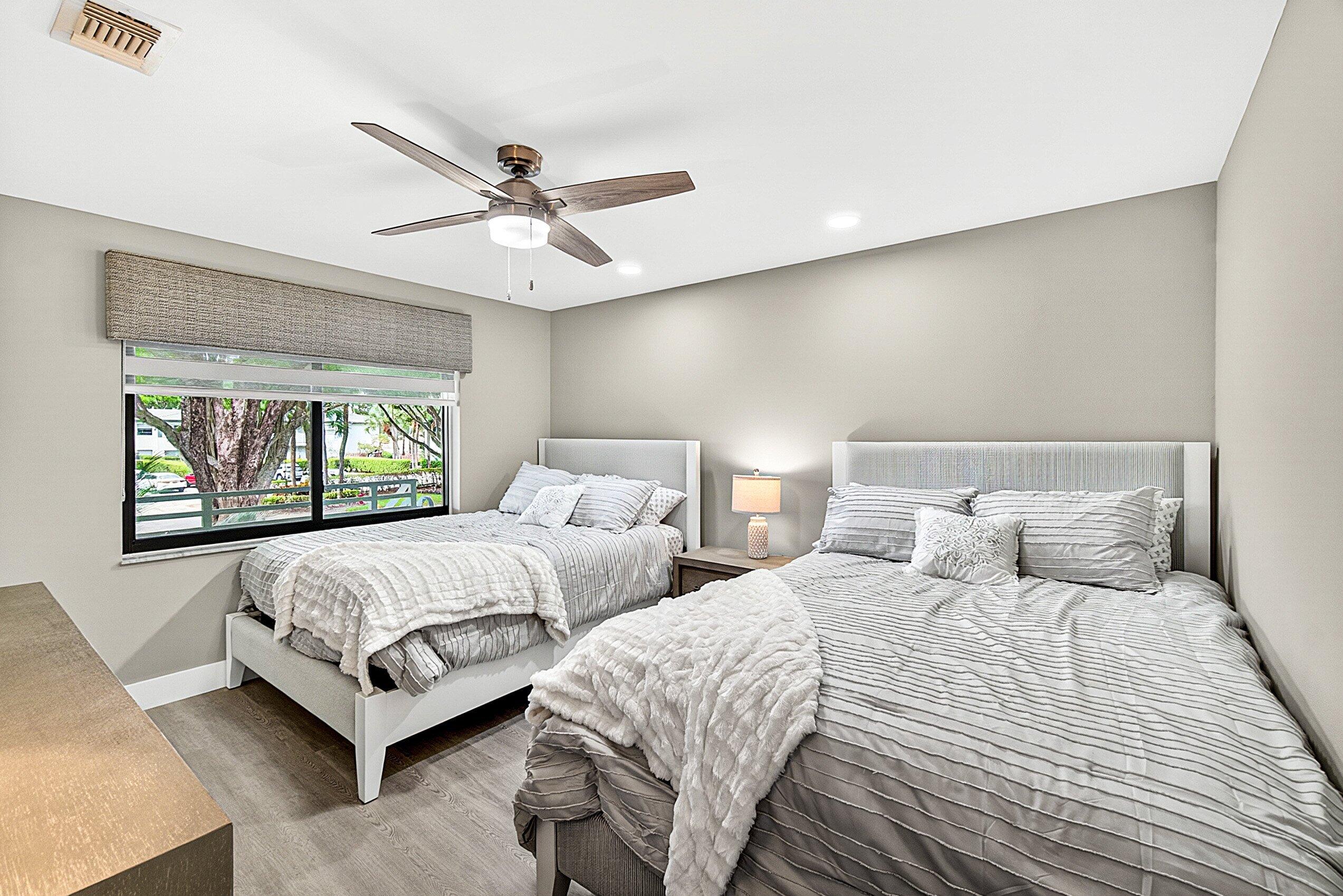 SOUTHPORT AT HUNTERS RUN CONDO - Residential