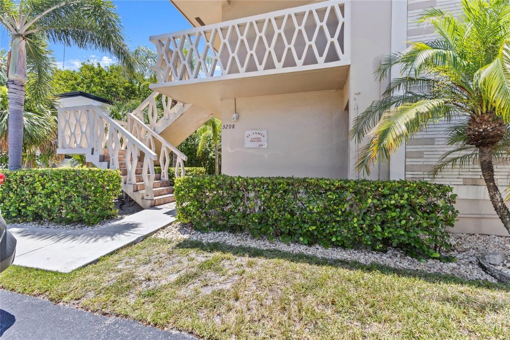 Photo of 3208 SE 11th Street #104, Pompano Beach, FL 33062 (MLS # F10518488)