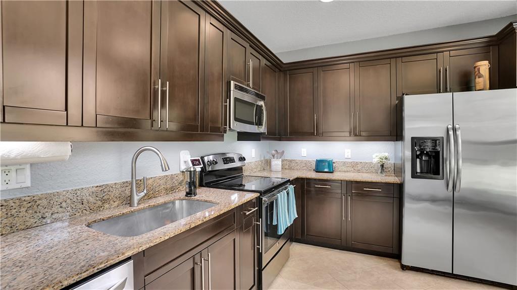 COLONY LAKE REPL NO 1 - Residential