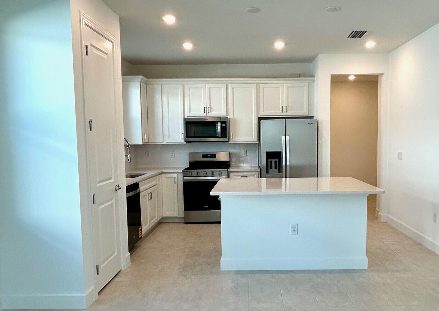 COSTA POINTE - Residential