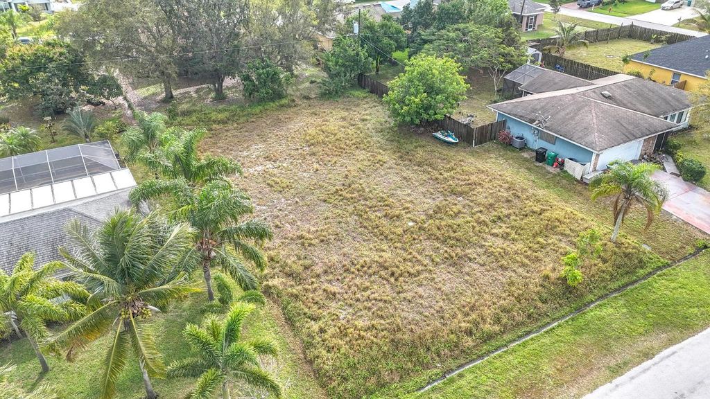 Photo of 3573 SW Pumpkin Street, Port Saint Lucie, FL 34953 (MLS # R11066562)