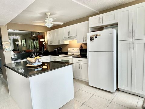 Condominium in Davie FL 2911 87th Ter Ter 4.jpg