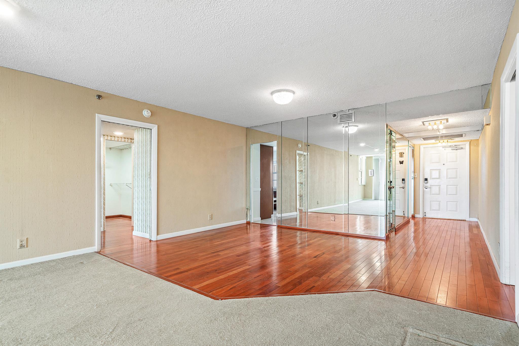 3520 Oaks Way 1004